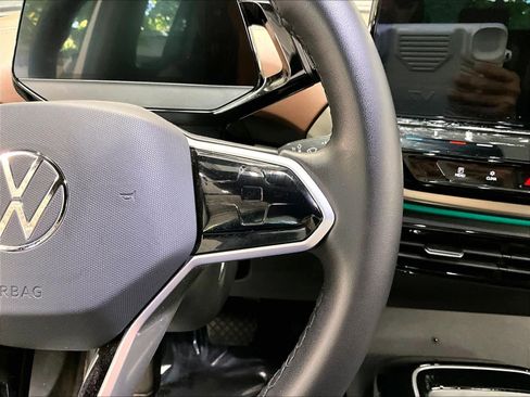 Used 2023 Volkswagen ID.4 2WD image 21