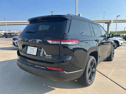 New 2025 Jeep Grand Cherokee L Limited w/ Luxury Tech Group II image 16