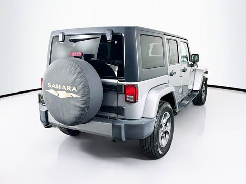 Used 2016 Jeep Wrangler Unlimited Sahara w/ Connectivity Group image 9