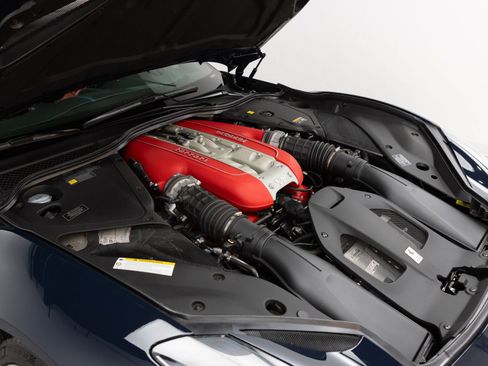Used 2020 Ferrari 812 Superfast RWD image 82