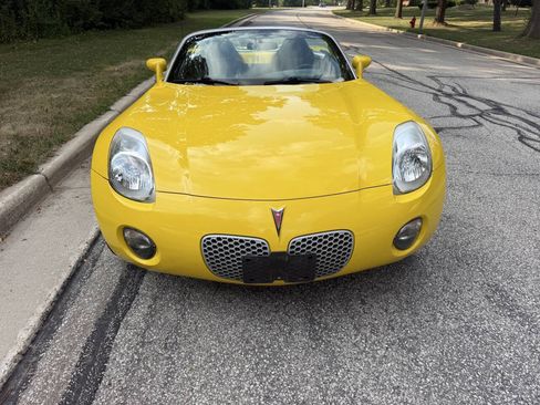 Used 2007 Pontiac Solstice Convertible w/ Premium Package RWD image 19