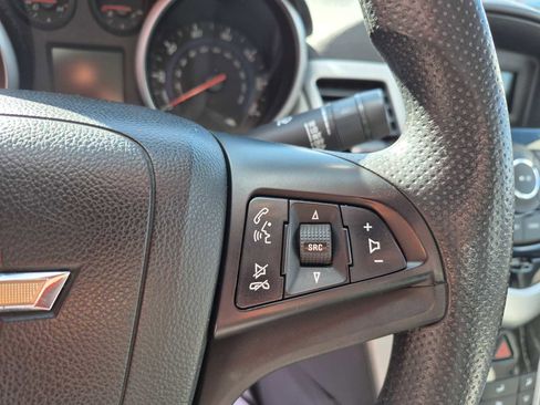 Used 2013 Chevrolet Cruze LS image 15