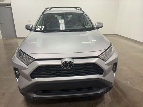 Used 2021 Toyota RAV4 XLE Premium image 39