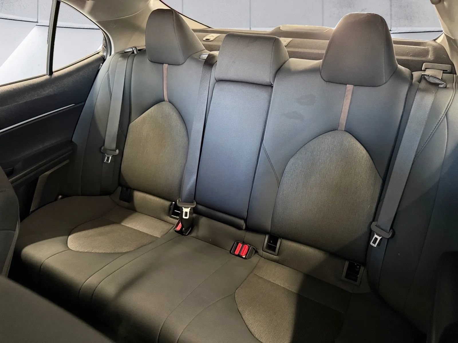 Used 2020 Toyota Camry LE FWD image 16