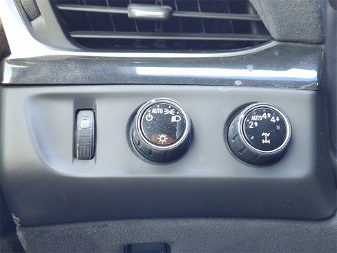 Used 2020 Cadillac Escalade Platinum image 22