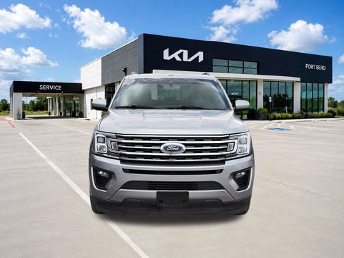 Used 2021 Ford Expedition XLT RWD image 2