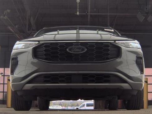 Certified 2023 Ford Escape ST-Line w/ Tech Pack #1 image 3