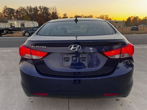 Used 2013 Hyundai Elantra GLS w/ Preferred Pkg FWD image 6