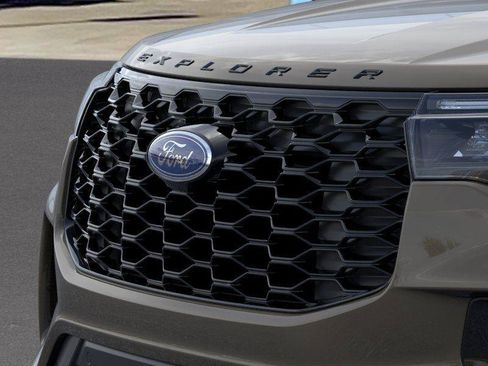 New 2026 Ford Explorer ST-Line w/ ST-Line Street Pack AWD/4WD image 17