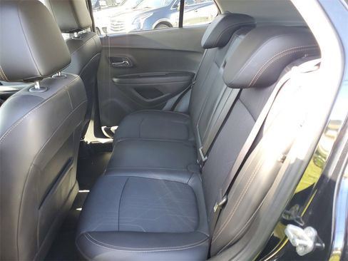 Used 2020 Chevrolet Trax LT w/ Driver Confidence Package image 10