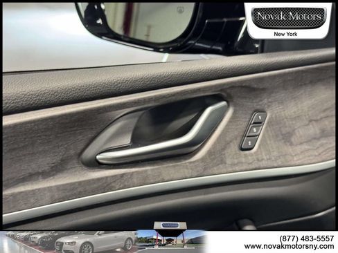Used 2023 Jeep Grand Cherokee Limited w/ Black Appearance Package AWD/4WD image 17