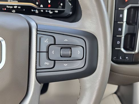 Used 2022 GMC Yukon XL Denali RWD image 25