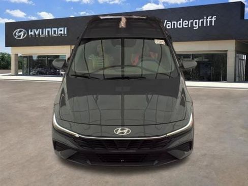 Used 2024 Hyundai Elantra SEL FWD image 2