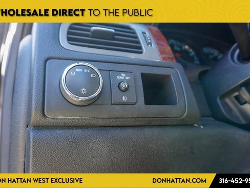 Used 2011 Chevrolet Suburban LT image 17