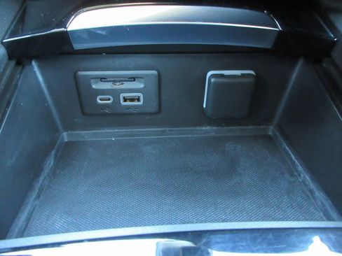 Certified 2022 Buick Envision Essence w/ Technology Package I image 32