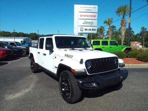 Certified 2024 Jeep Gladiator Sport image 1