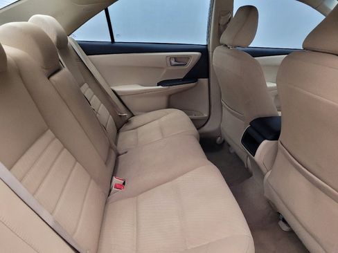 Used 2016 Toyota Camry SE image 19