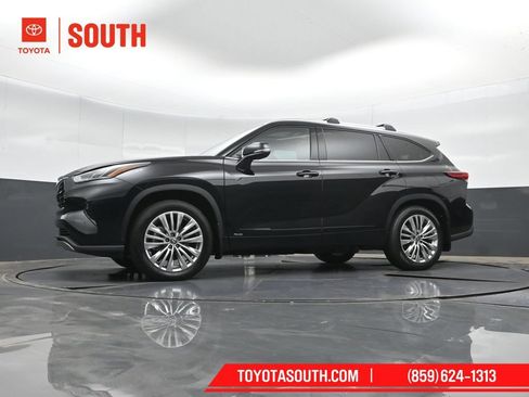 Used 2023 Toyota Highlander Platinum AWD/4WD image 47