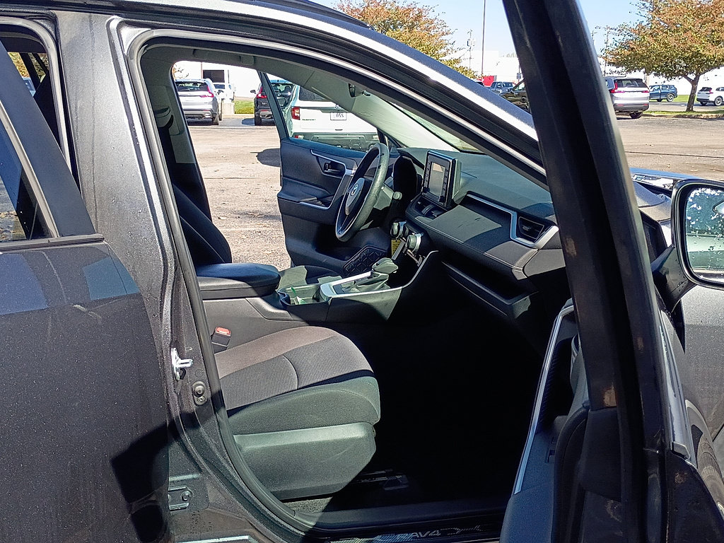 Used 2020 Toyota RAV4 LE w/ All Weather Liner Package AWD/4WD image 16