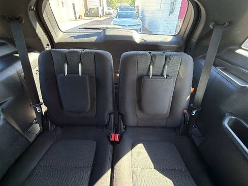 Used 2017 Ford Explorer XLT AWD/4WD image 28