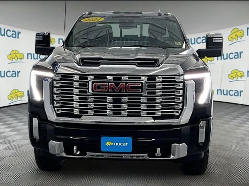 Used 2024 GMC Sierra 3500 Denali AWD/4WD image 2