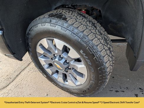 Used 2024 Chevrolet Silverado 2500 Custom w/ Custom Value Package image 21