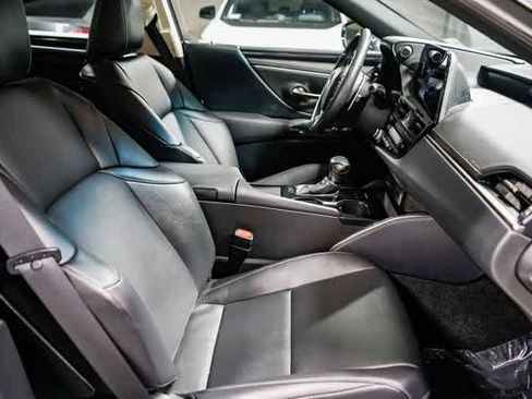 Used 2025 Lexus ES 350 image 16