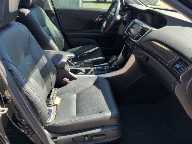 Used 2017 Honda Accord EX-L image 30