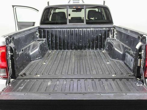 Used 2022 Toyota Tacoma SR w/ SR Convenience Package image 26