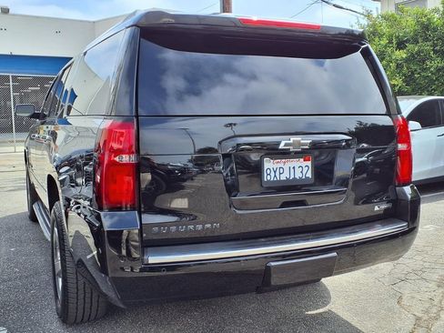Used 2017 Chevrolet Suburban Premier RWD image 3