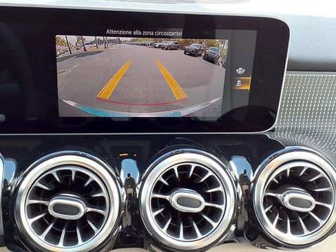 Used 2021 Mercedes-Benz GLB 250 image 26