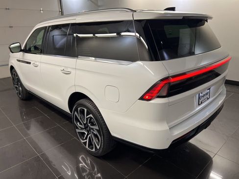 New 2026 Lincoln Navigator Black Label AWD/4WD image 4