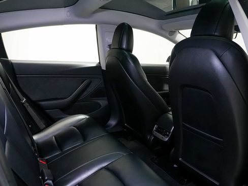 Used 2018 Tesla Model 3 Long Range RWD image 15