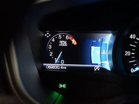 Used 2020 Ford Fusion SE FWD image 16