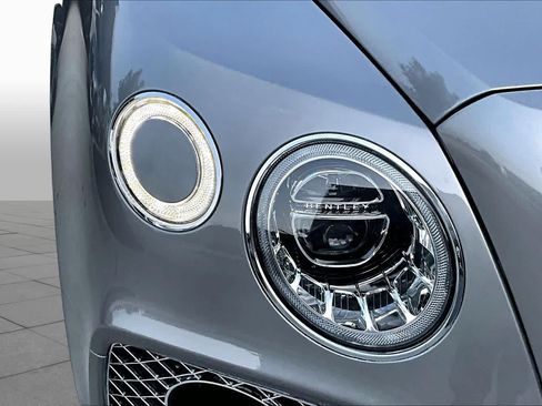 Used 2017 Bentley Bentayga AWD/4WD image 29