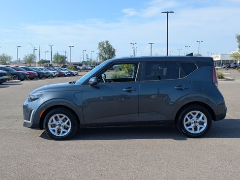 Certified 2024 Kia Soul LX w/ Option Group 015 FWD image 2
