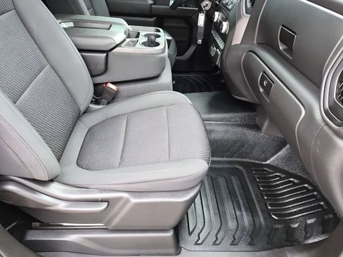 Used 2021 GMC Sierra 1500 2WD Crew Cab w/ Sierra Value Package image 16