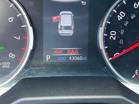Certified 2022 Toyota RAV4 XLE Premium FWD image 22