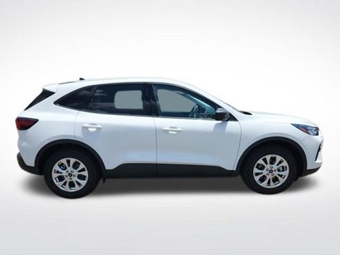 Used 2025 Ford Escape Active w/ Tech Pack #1 FWD image 9