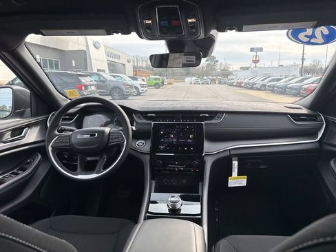 New 2025 Jeep Grand Cherokee Laredo X w/ Trailer Tow Package image 30