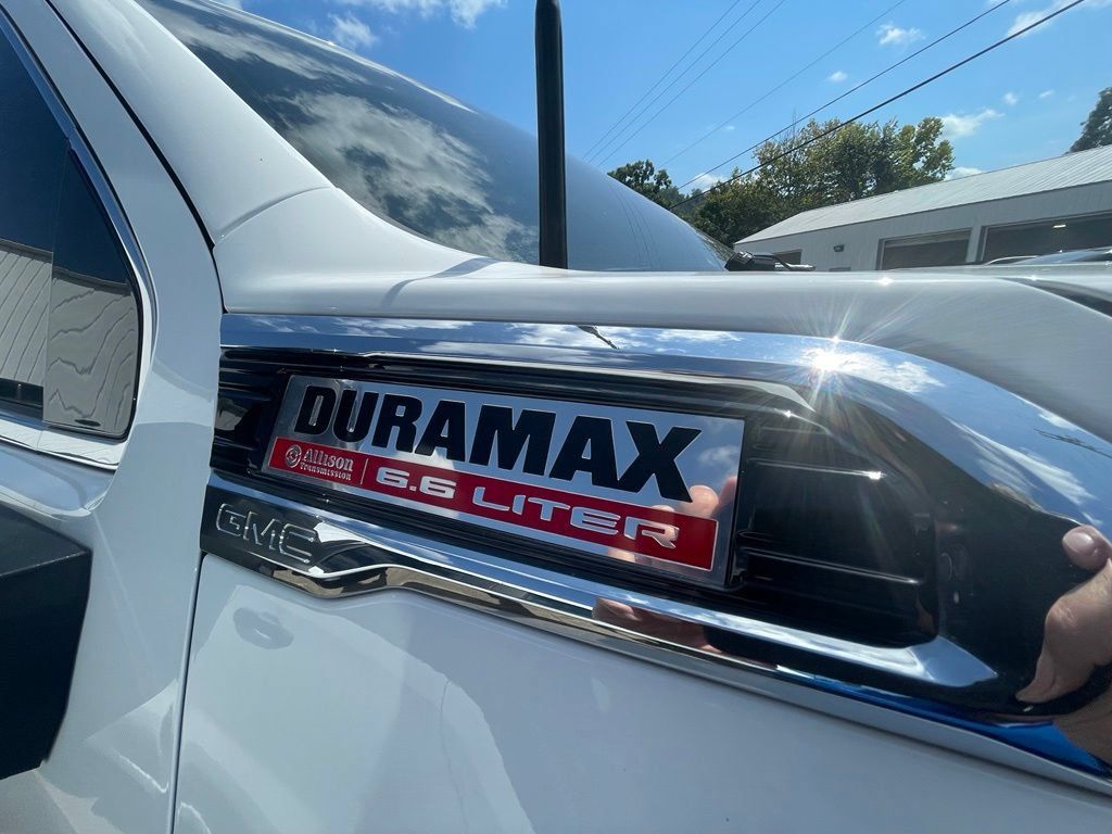 Used 2022 GMC Sierra 2500 Denali AWD/4WD image 4