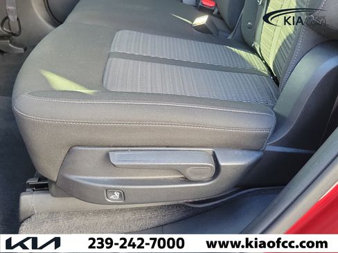 Certified 2023 Kia Sorento LX FWD image 13