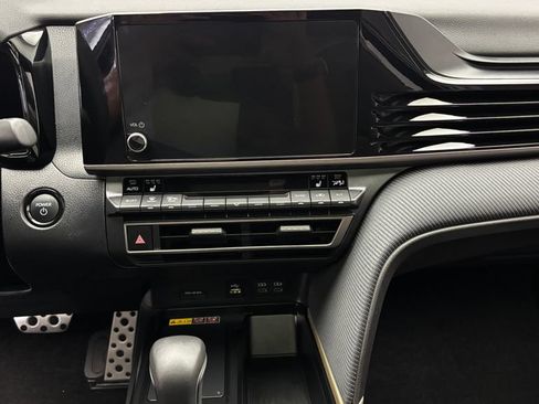 Used 2026 Toyota Camry Hybrid w/ Convenience Package FWD image 20