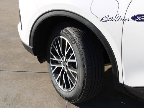 New 2025 Ford Escape SE image 5