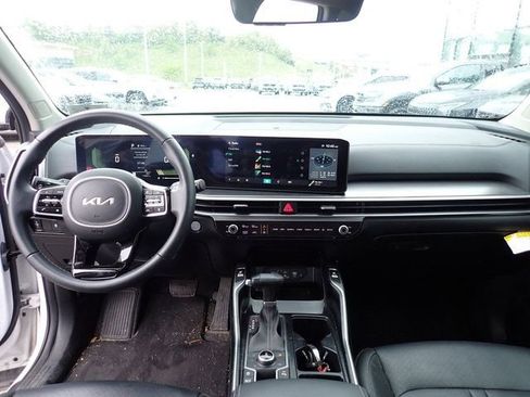 Certified 2024 Kia Sorento S w/ Panoramic Sunroof Package AWD/4WD image 10