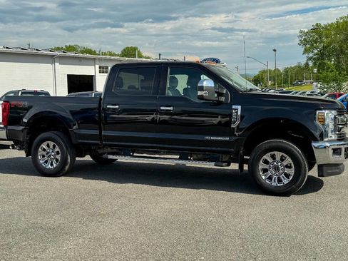 Used 2019 Ford F250 XLT w/ XLT Premium Package AWD/4WD image 2
