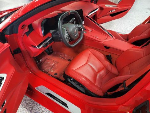 Used 2024 Chevrolet Corvette Stingray Premium Conv w/ Z51 Performance Package image 2