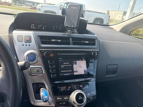 Used 2015 Toyota Prius V Four FWD image 9