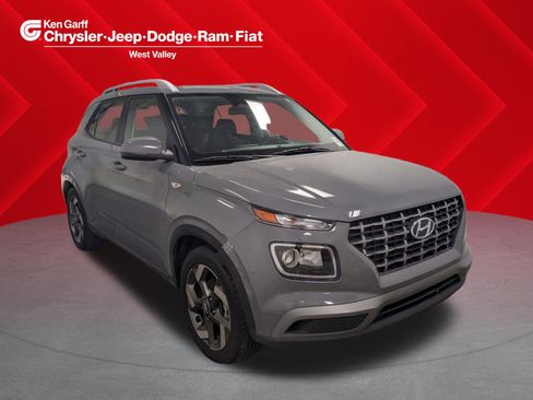 Used 2023 Hyundai Venue SEL FWD image 1