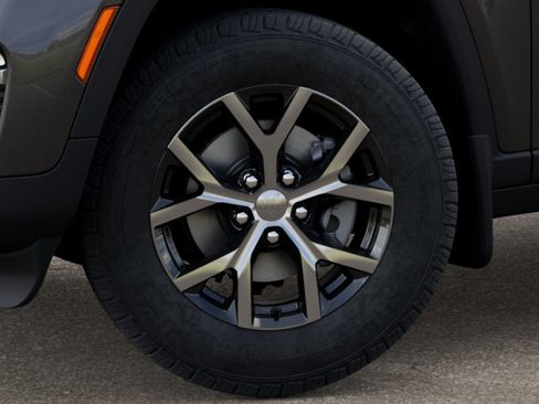 New 2025 Jeep Grand Cherokee Limited image 8